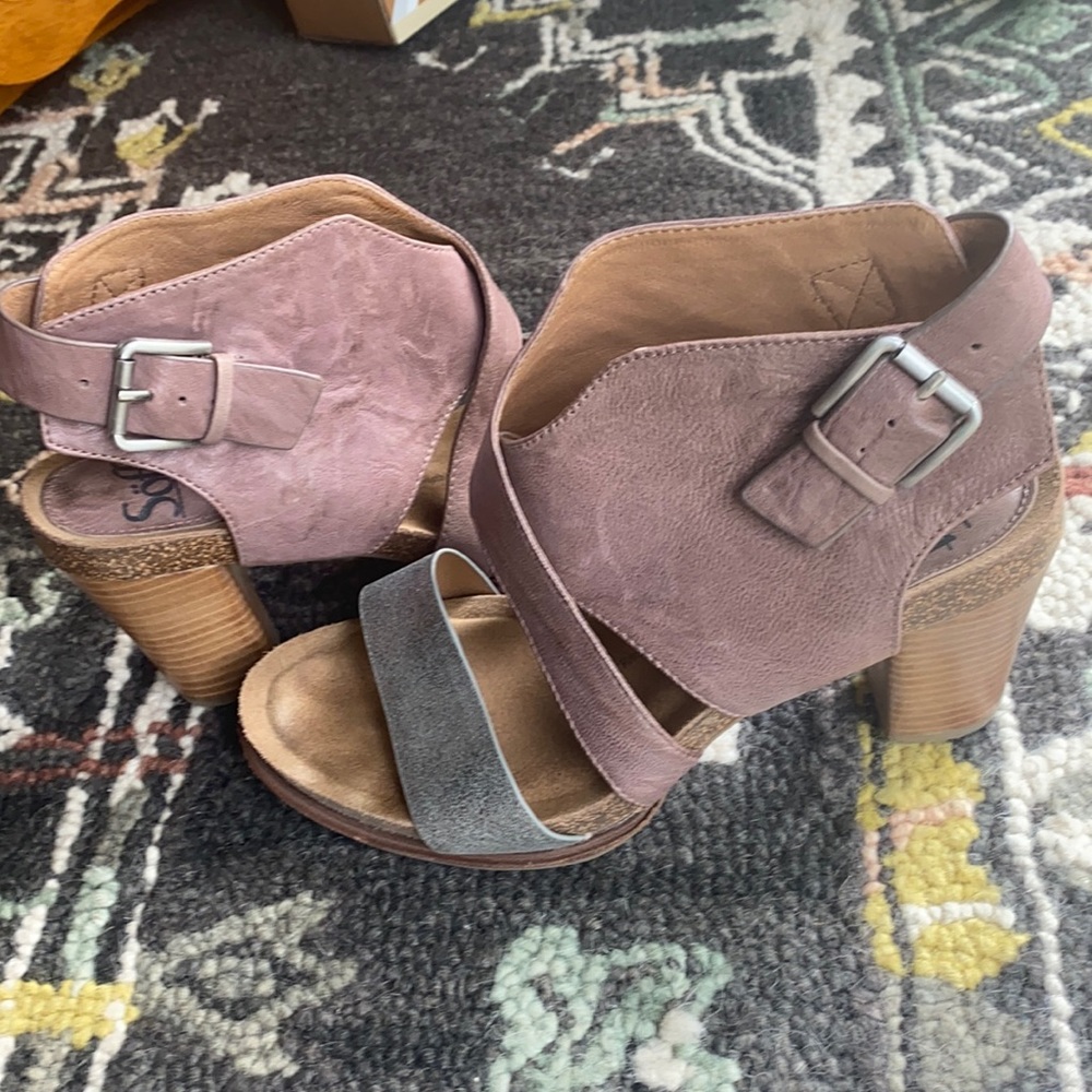 Sofft leather stacked heel sandals